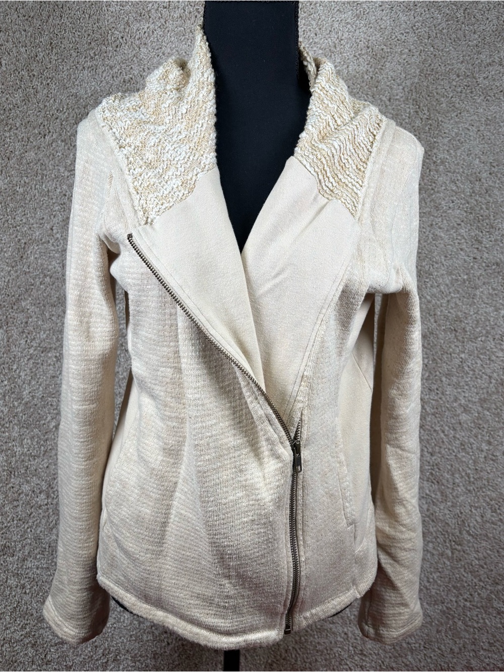 Lucky brand live in love jacket size large tan knit asymmetrical zip